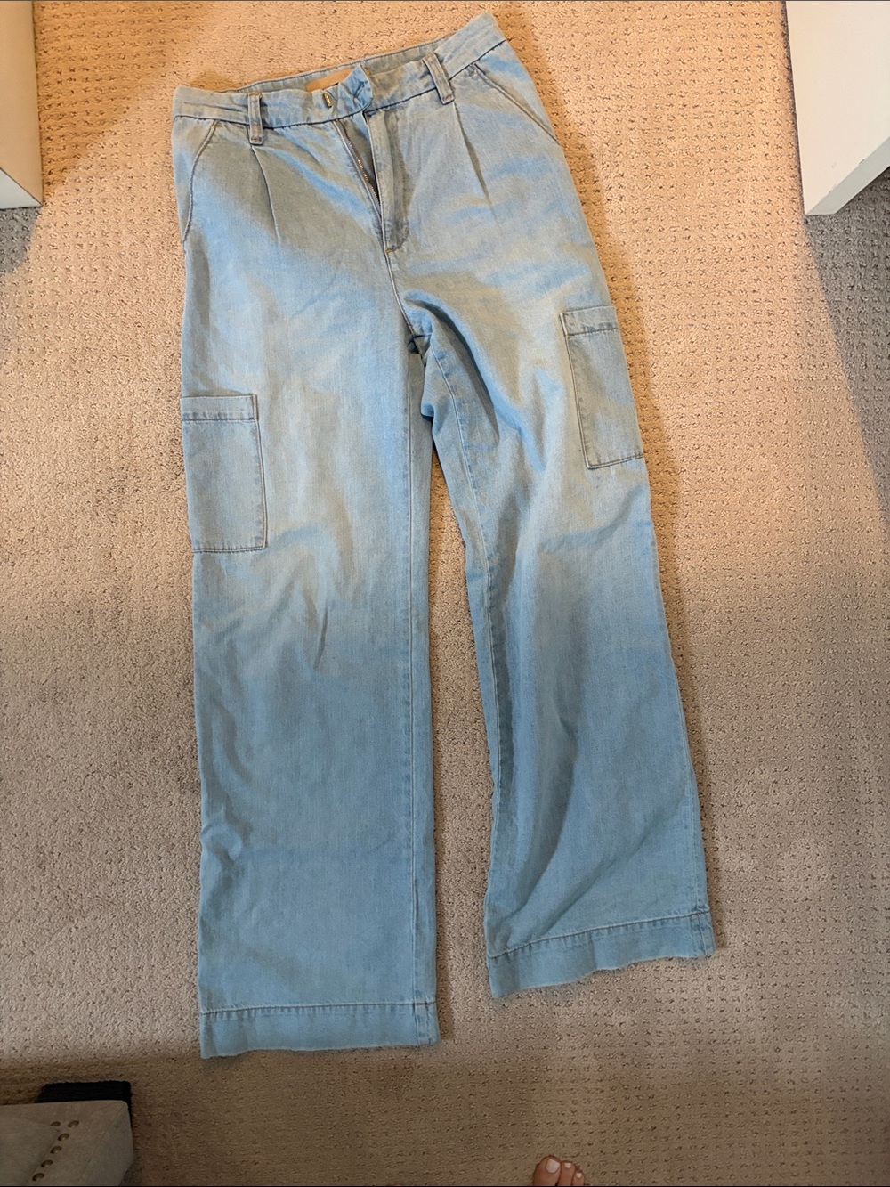 Joes Jeans “The Petra” - high waist, wide leg cargo pockets light wash